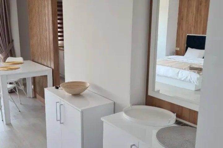 Room 2 of 8