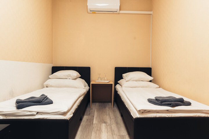 Room 32 of 94