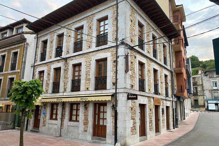 Hotel Piloñés
