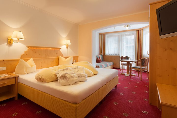 Room 3 of 68