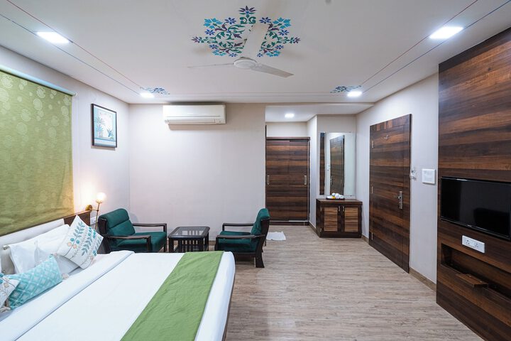 Room 14 of 34