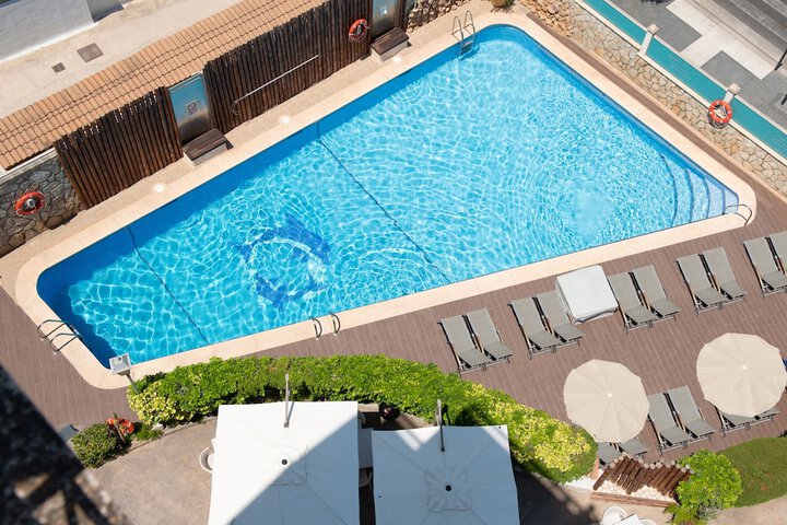 Pool 21 of 40