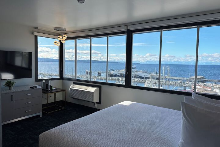 Room 13 of 34