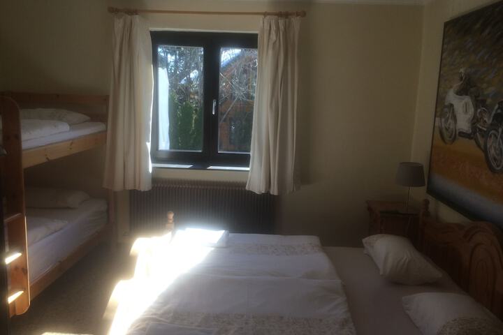 Room 18 of 77