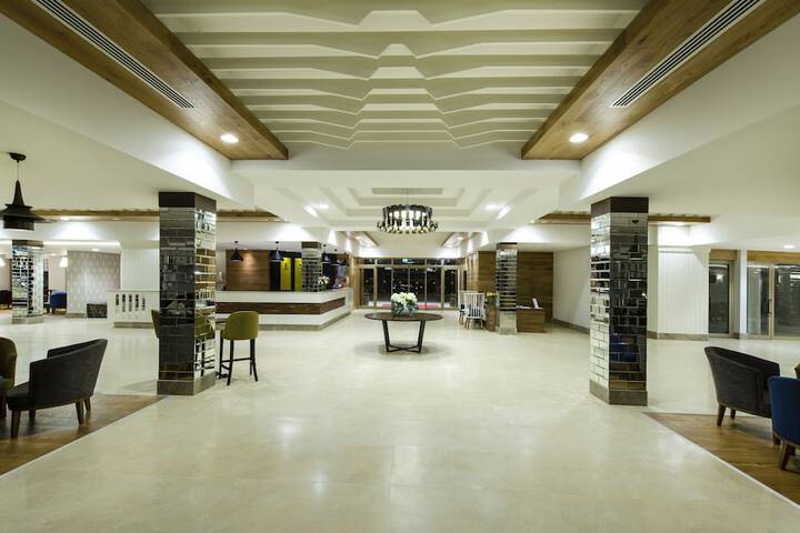 Guest Lobby
