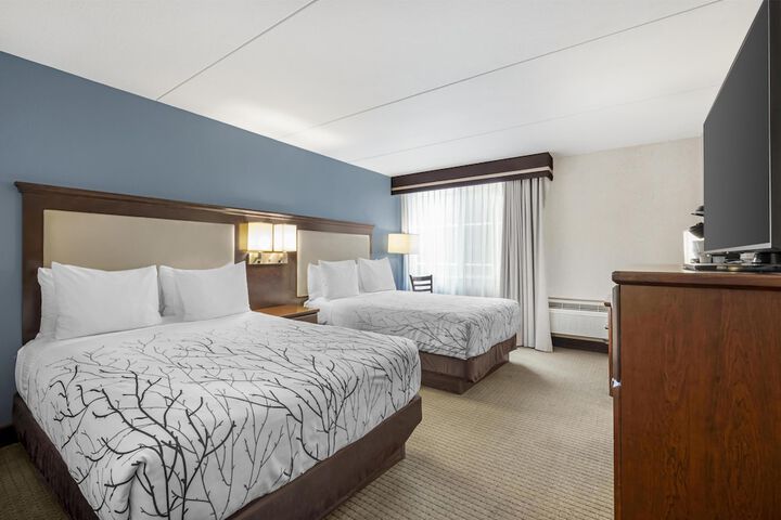 Room 52 of 92