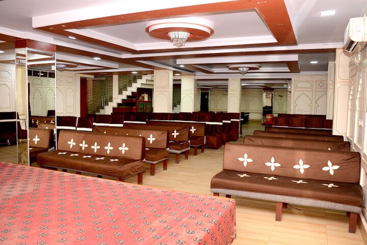 Ballroom/Hall 30 of 37