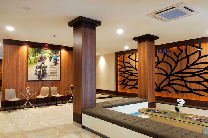 Hotel Interior 4 of 13