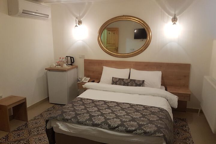 Room 16 of 62