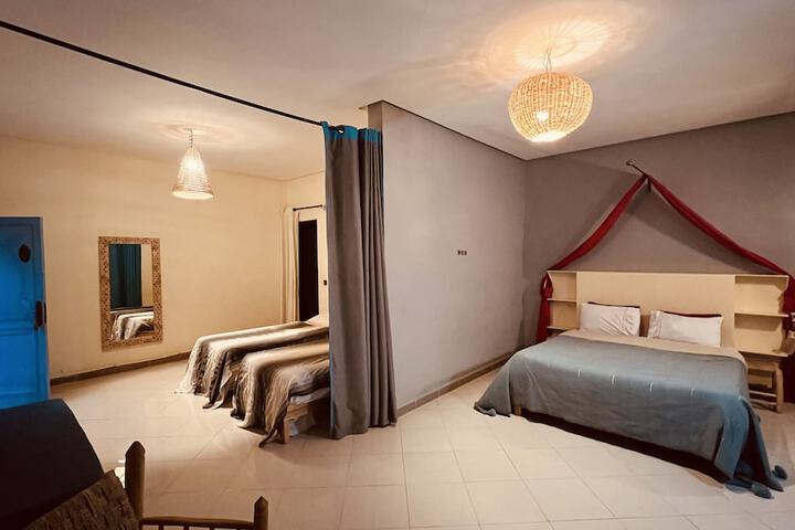 Room 14 of 27