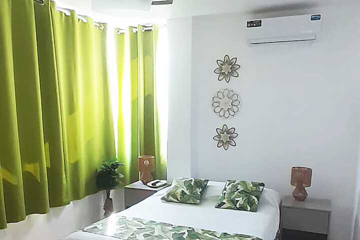 Room 9 of 25