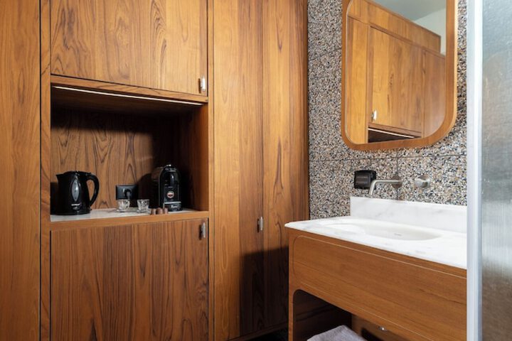 Room 14 of 39