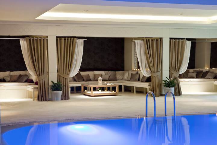Pool 40 of 97