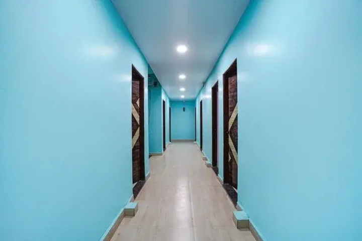 Room 9 of 10