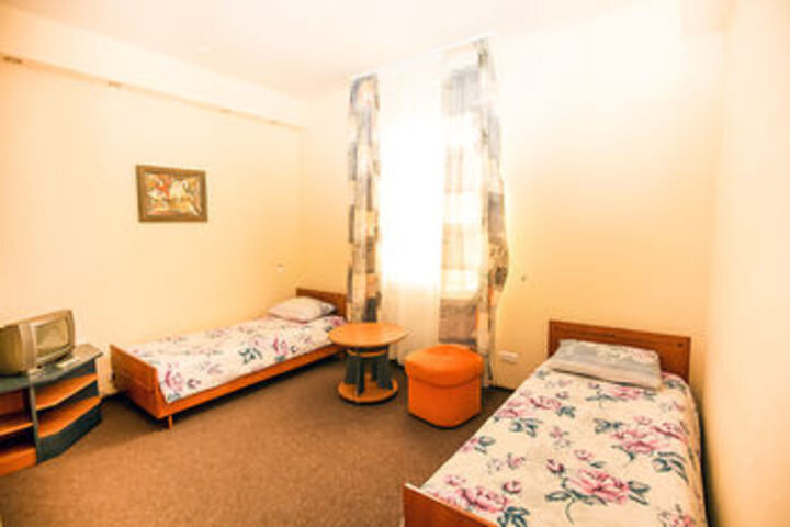 Room 18 of 28