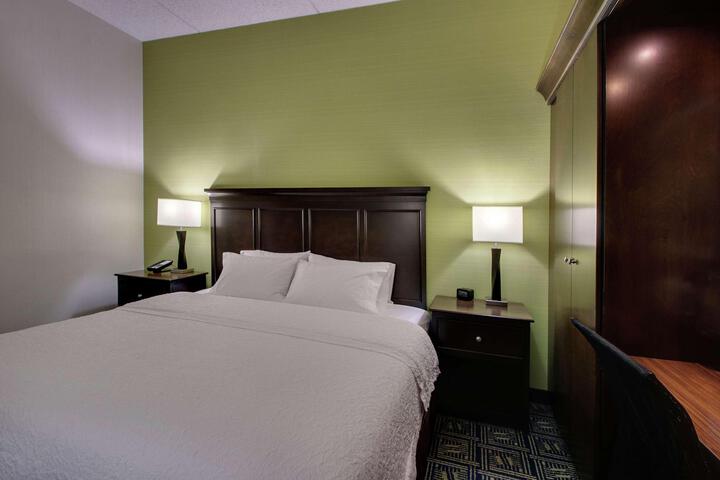 1 King Bed Study (4 of 16)
