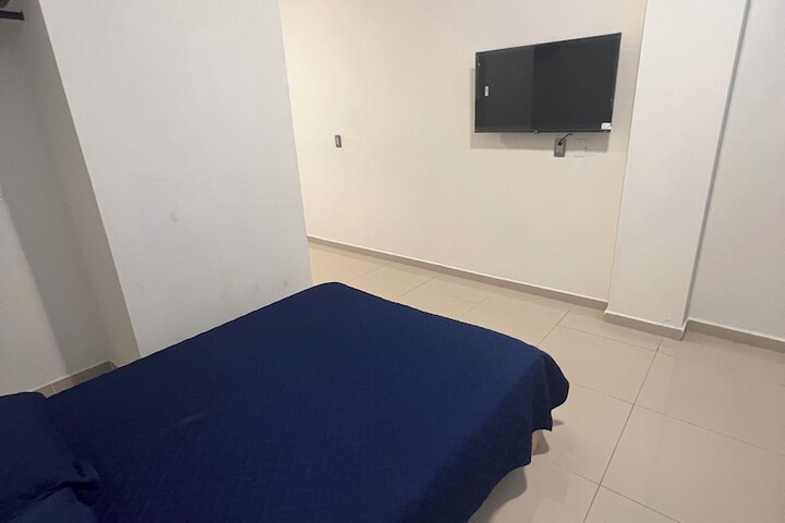 Room 8 of 18