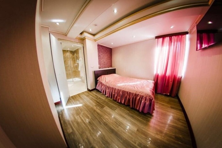 Room 16 of 25