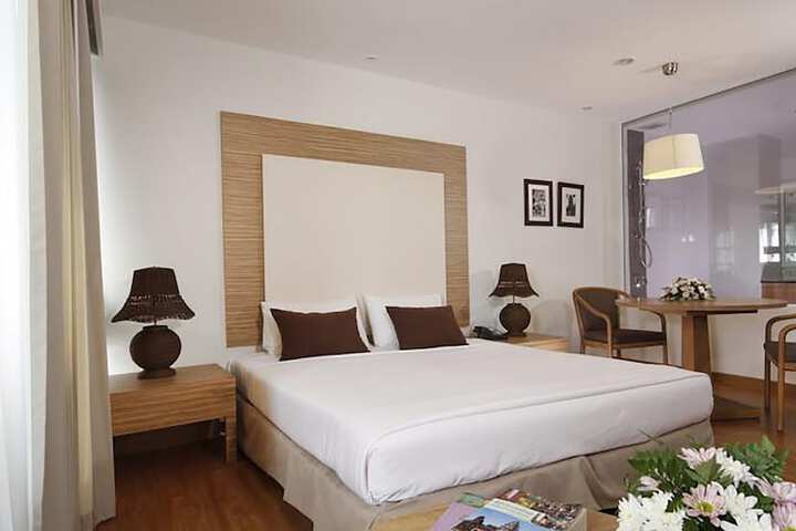 Room 5 of 31