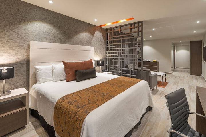 Room 27 of 65