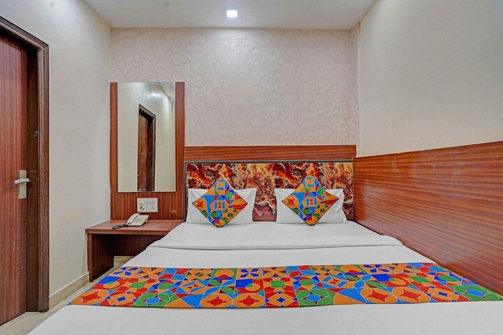 Room 15 of 27