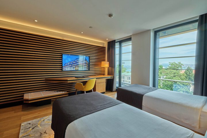 Room 80 of 203