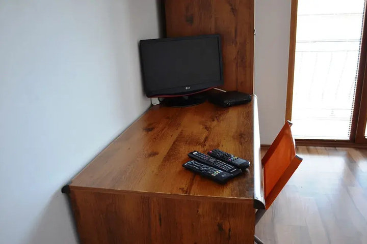 Room 4 of 13