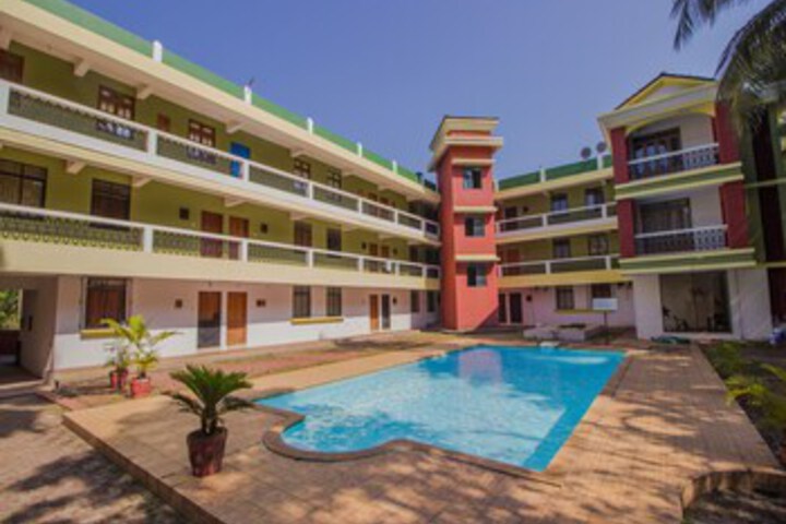 Oyo 16698 Home Field View 2Bhk Utorda