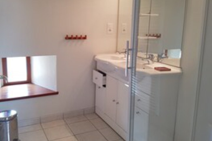 Room 4 of 25