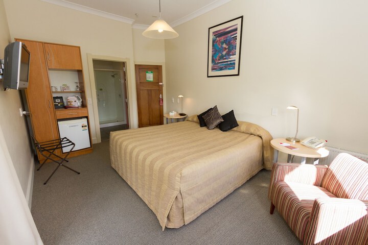Room 5 of 36