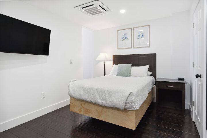 Room 12 of 72