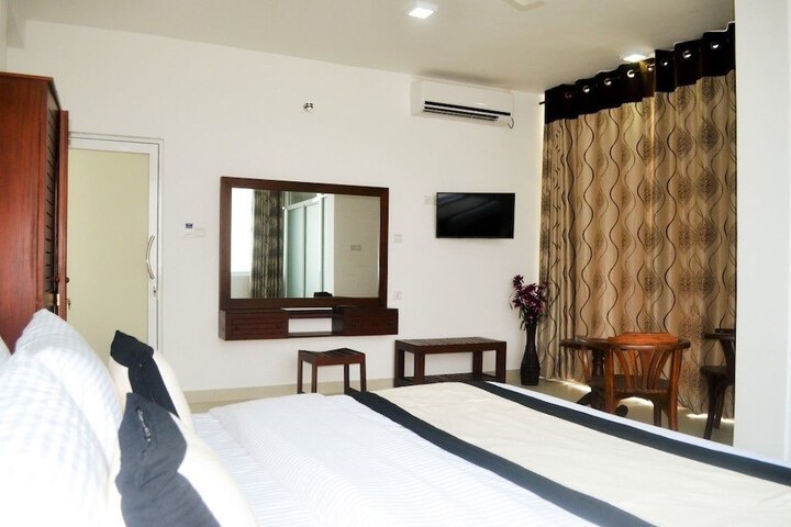 Room 10 of 36