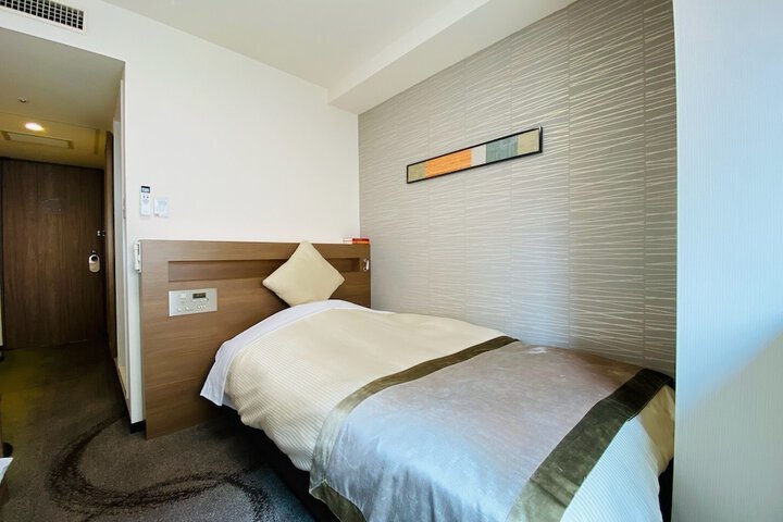 Room 16 of 52