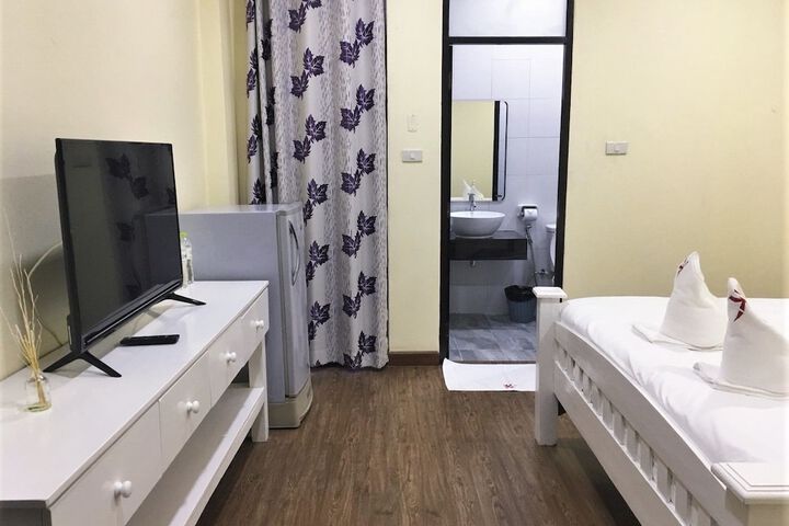 Room 13 of 65