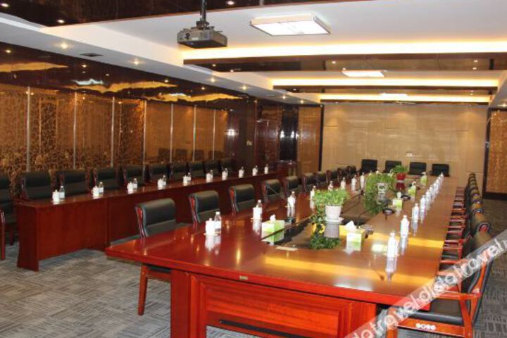 Room 5 of 40
