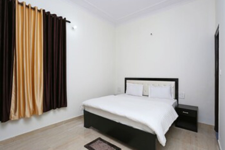 Room 15 of 16