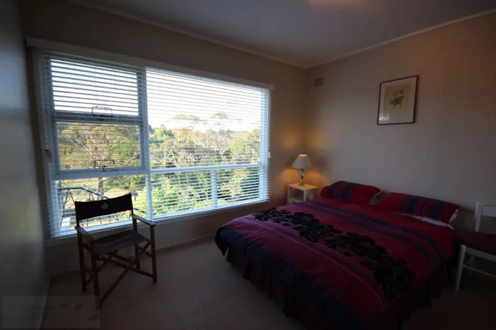 Room 5 of 13
