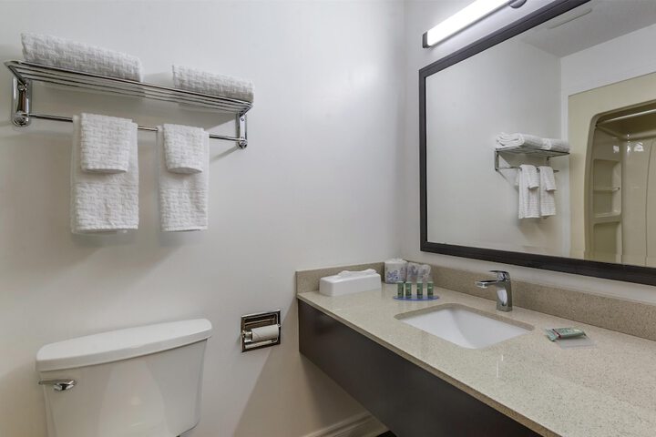 Room 15 of 25