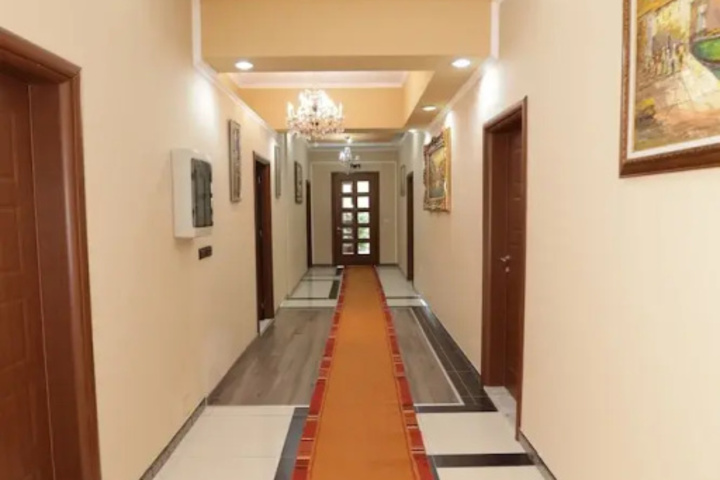 Room 12 of 24