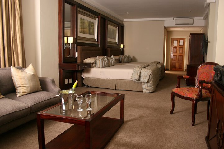 Room 27 of 77