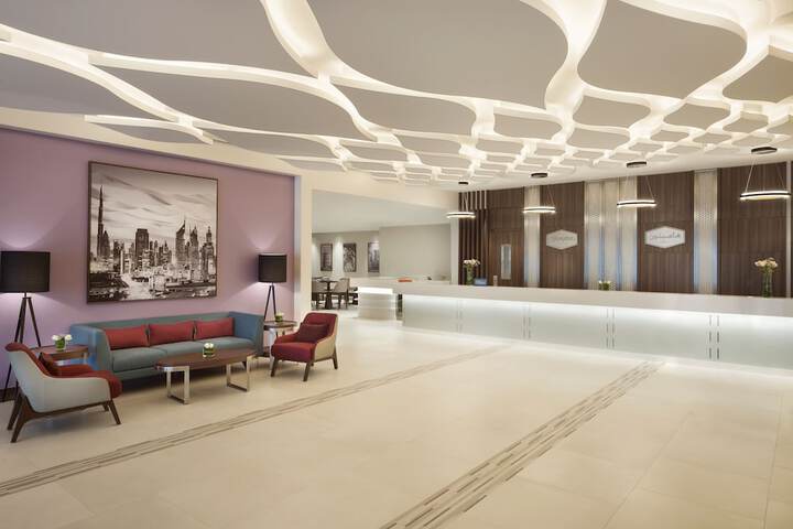 Entrance & Lobby
