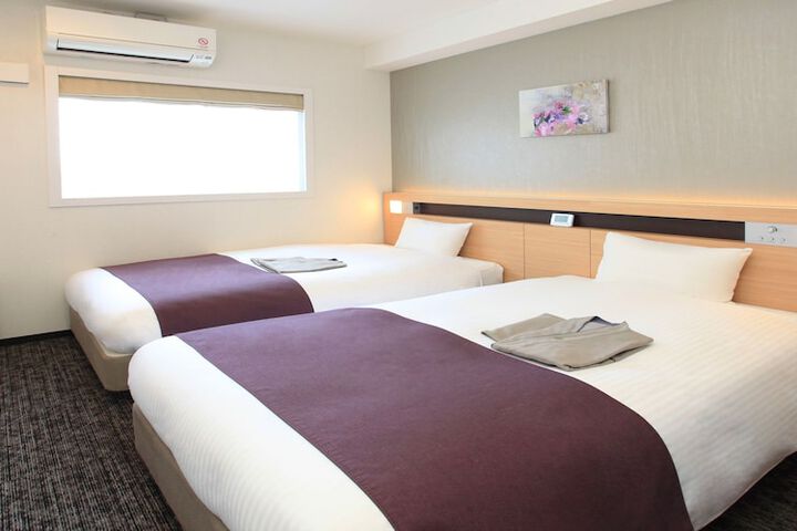 Room 10 of 68