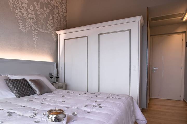 Room 3 of 46