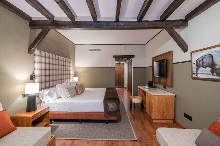 Room 3 of 85