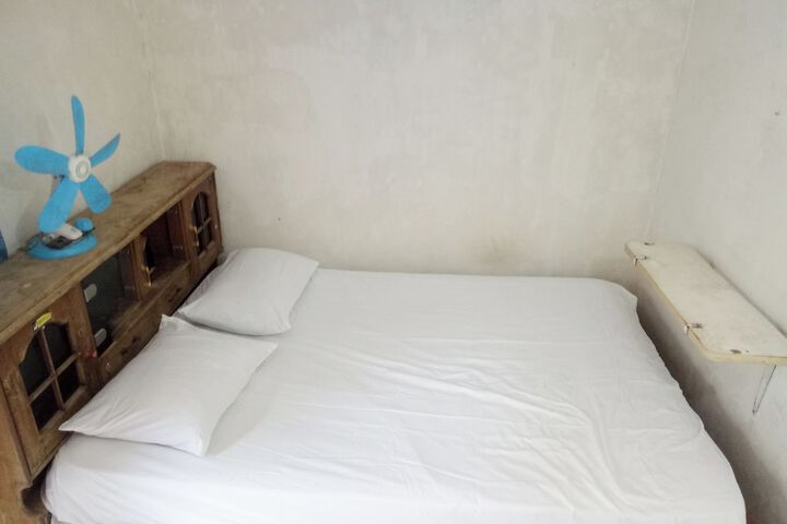 Room 10 of 25
