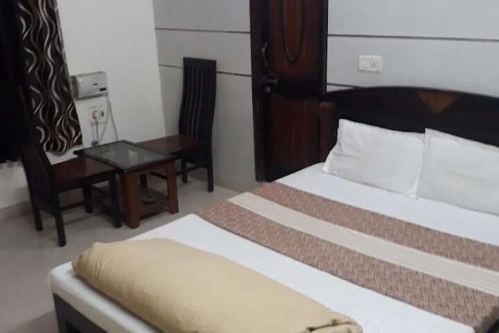 Room 7 of 15