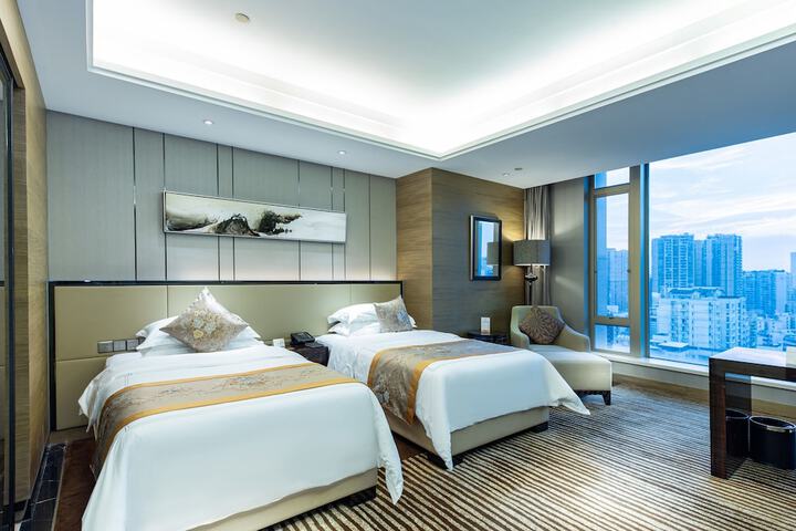 Room 8 of 216