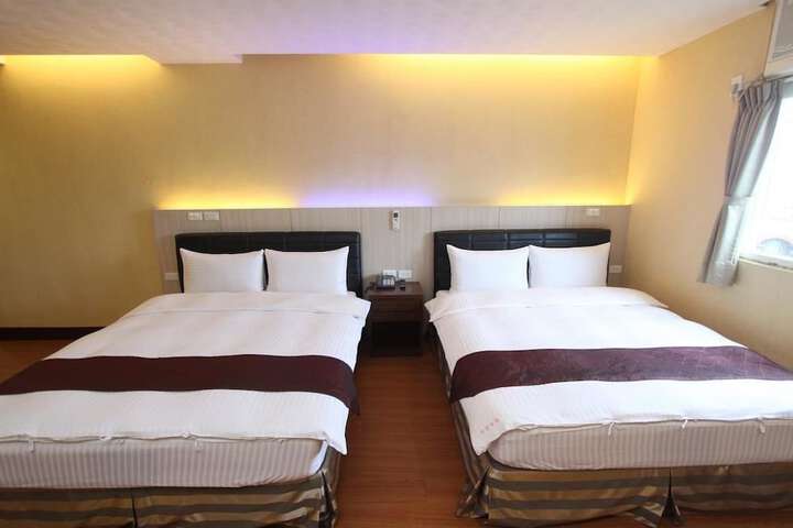 Room 14 of 28