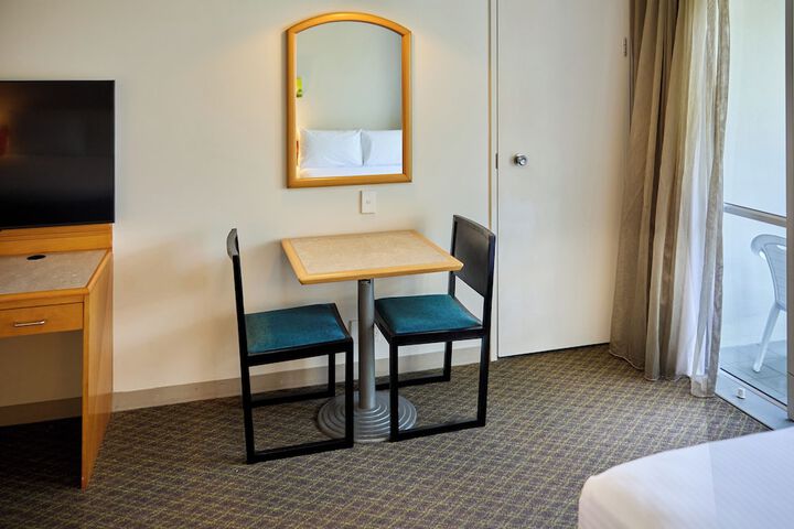 Room 28 of 99