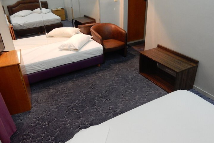 Room 12 of 60